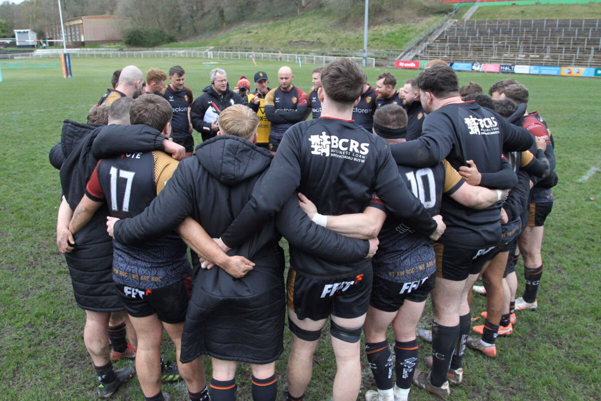 RGC gather in the huddle