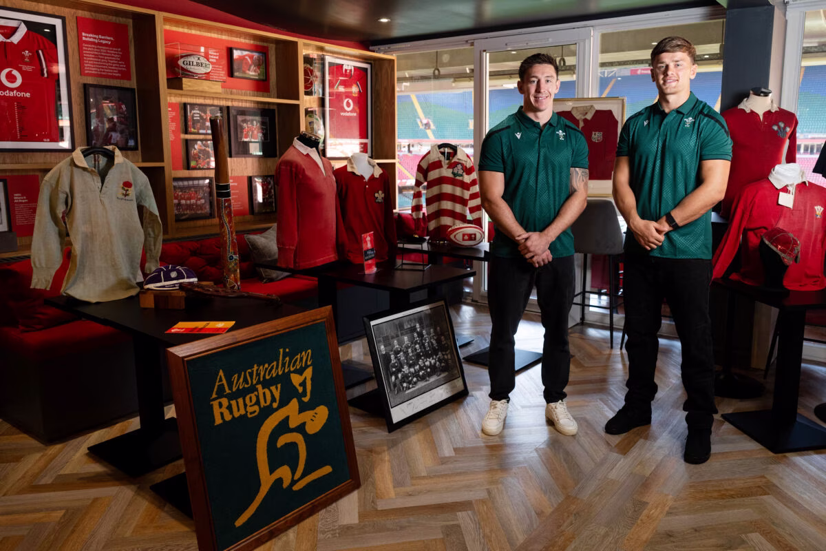 CDF_300926_KA_National_Sporting_Heritage_Day_WRU_001 Adams a Mann yn dathlu Diwrnod Etifeddiaeth Chwaraeon